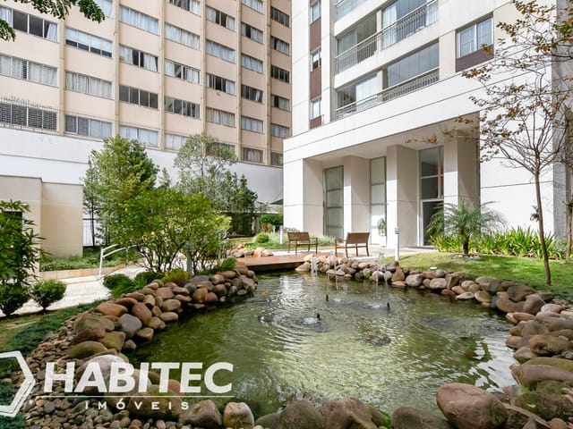Apartamento 1 quarto e 1 banheiro, para alugar, no bairro Centro em Curitiba