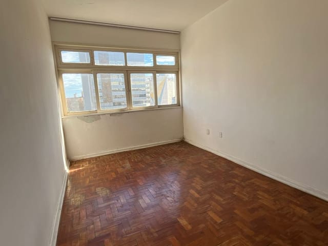Apartamento 1 quarto e 1 banheiro, à venda ou para alugar, no bairro Centro em Campos dos Goytacazes