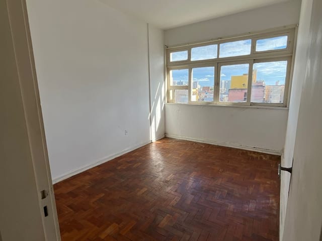 Apartamento 1 quarto e 1 banheiro, à venda ou para alugar, no bairro Centro em Campos dos Goytacazes
