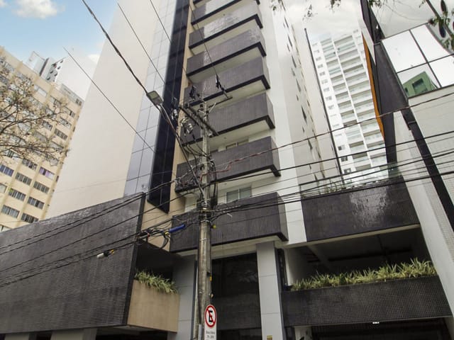 Apartamento 2 quartos e 1 banheiro, para alugar, no bairro Centro em Curitiba
