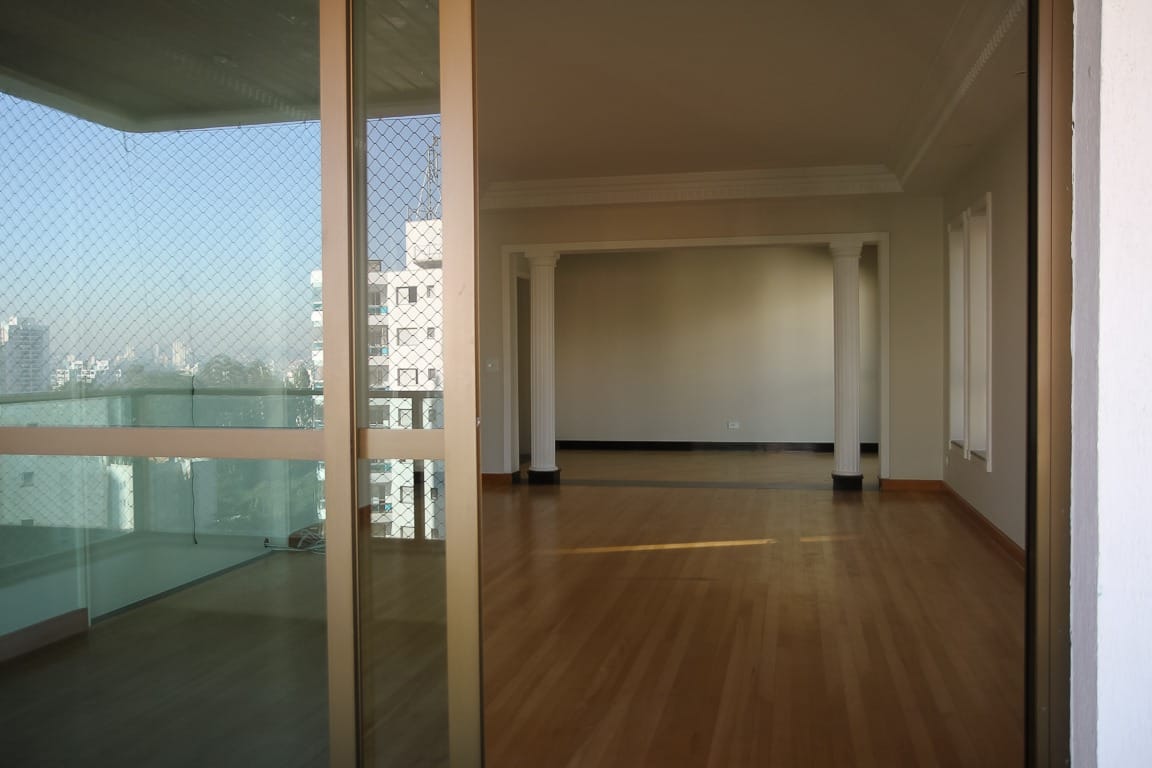 Foto do Apartamento-Apartamento tipo para venda em Vila Suzana com 3 quartos, sendo 3 suítes, 243m²