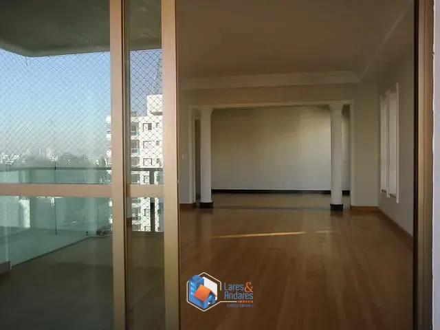 Apartamento com 243m² 3 quartos e 3 banheiros, à venda, no bairro Vila Suzana em São Paulo