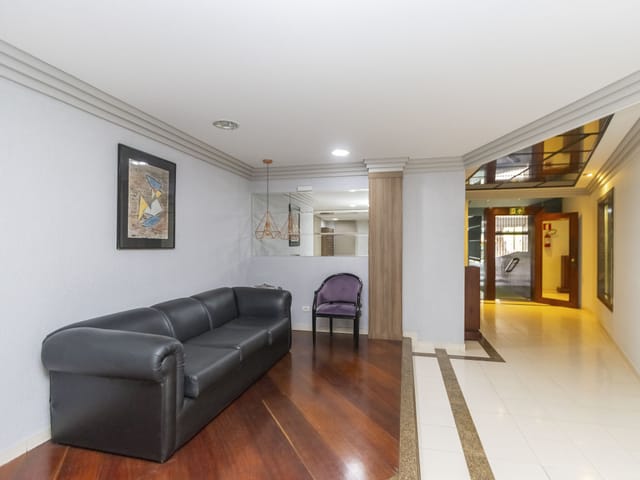 Apartamento 1 quarto e 1 banheiro, para alugar, no bairro CENTRO em Curitiba