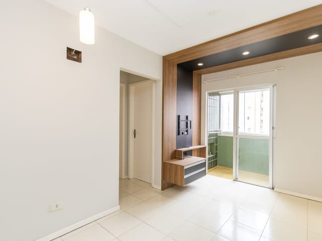 Apartamento 1 quarto e 1 banheiro, para alugar, no bairro CENTRO em Curitiba