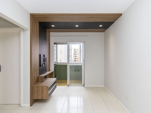 Apartamento 1 quarto e 1 banheiro, para alugar, no bairro CENTRO em Curitiba