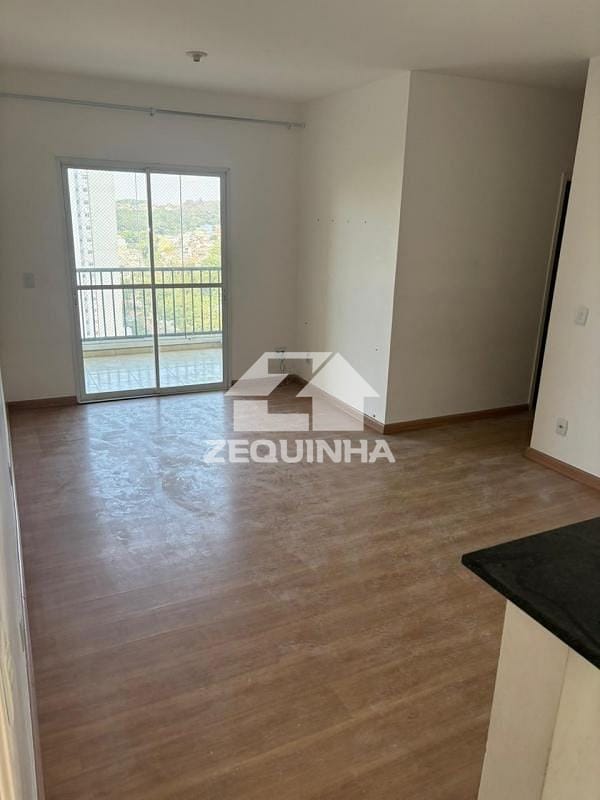 Apartamento à venda com 3 quartos, 74m² - Foto 1