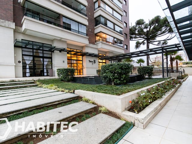 Apartamento 2 quartos e 3 banheiros, para alugar, no bairro Mercês em Curitiba