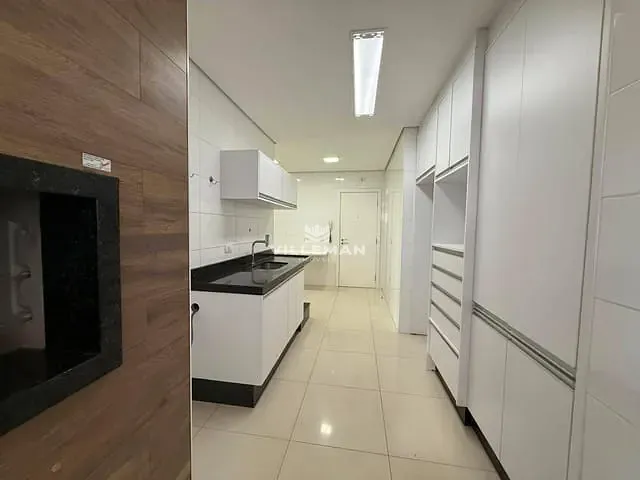 Apartamento com 200m² 3 quartos e 2 banheiros, à venda, no bairro Zona 01 em Maringá