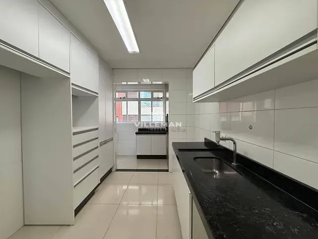 Apartamento com 200m² 3 quartos e 2 banheiros, à venda, no bairro Zona 01 em Maringá