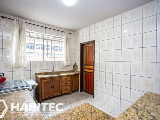 Apartamento 3 quartos e 1 banheiro, para alugar, no bairro Centro em Curitiba