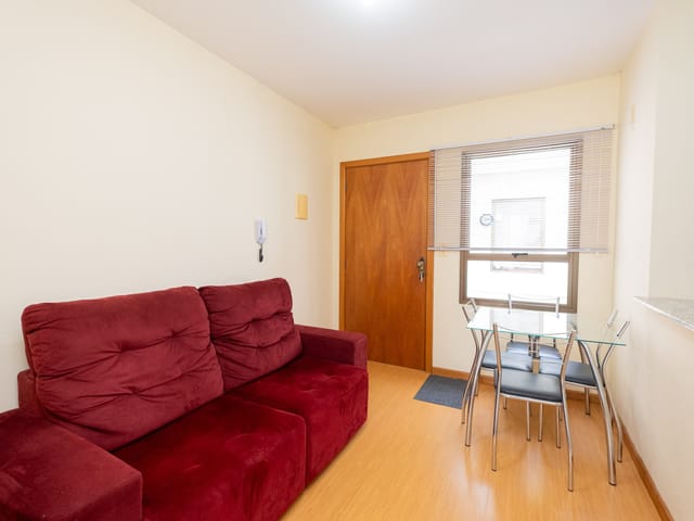 Apartamento com 43m² 1 quarto e 1 banheiro, à venda ou para alugar, no bairro Centro em Pelotas