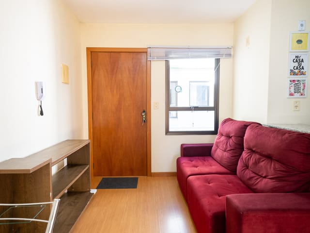 Apartamento com 43m² 1 quarto e 1 banheiro, à venda ou para alugar, no bairro Centro em Pelotas