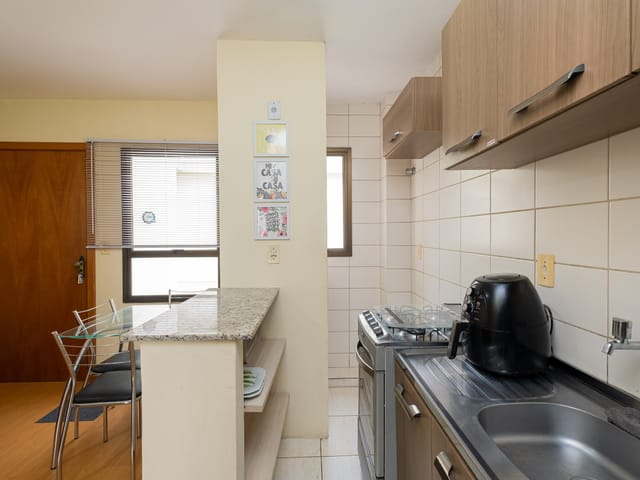 Apartamento com 43m² 1 quarto e 1 banheiro, à venda ou para alugar, no bairro Centro em Pelotas