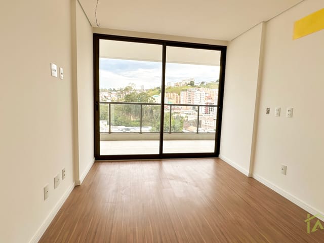 Apartamento com 184m² 3 quartos e 2 banheiros, à venda, no bairro São Mateus em Juiz de Fora