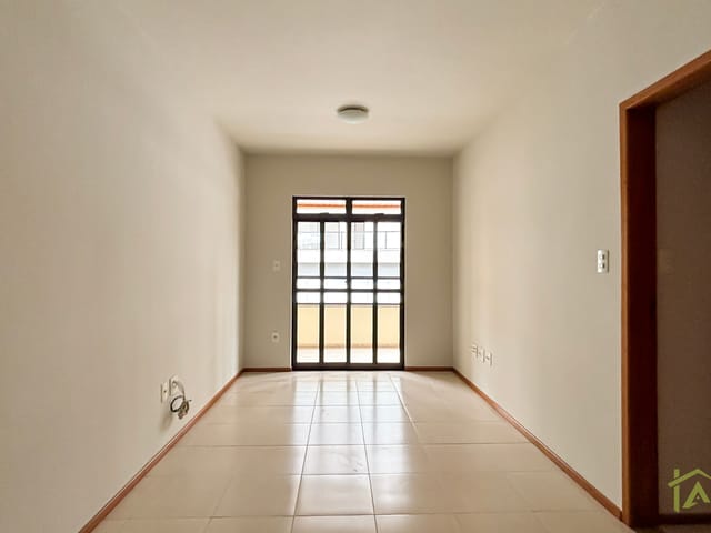 Apartamento 2 quartos e 1 banheiro, à venda, no bairro Santa Helena em Juiz de Fora