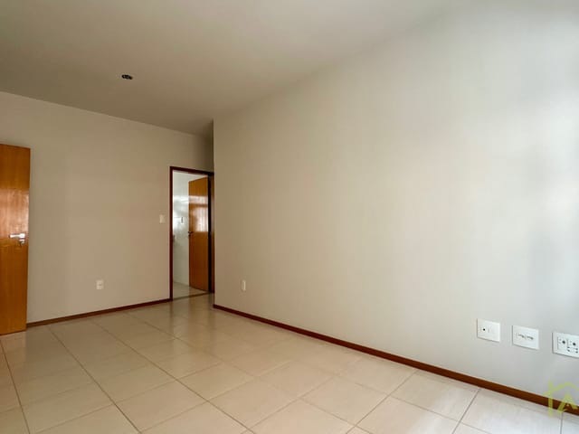 Apartamento 2 quartos e 1 banheiro, à venda, no bairro Santa Helena em Juiz de Fora