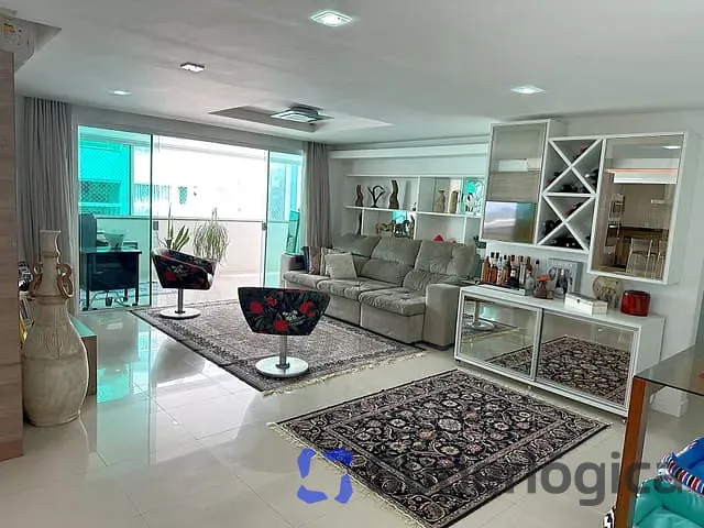Apartamento 3 quartos e 3 banheiros, à venda, no bairro Pioneiros em Balneário Camboriú