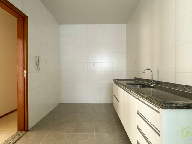 Apartamento 2 quartos e 1 banheiro, à venda, no bairro Centro em Juiz de Fora