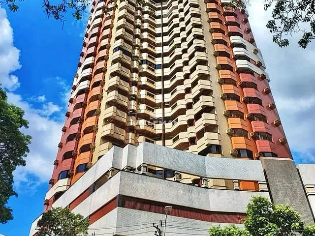 Apartamento com 287m² 3 quartos e 3 banheiros, à venda, no bairro Zona 01 em Maringá