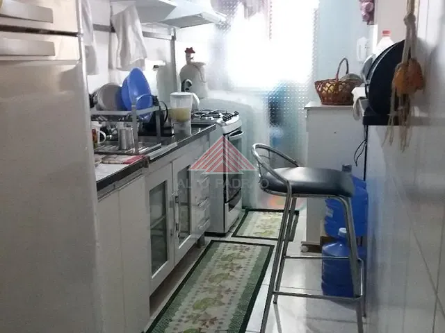 Apartamento 2 quartos e 1 banheiro, à venda, no bairro Parque São Vicente em Mauá