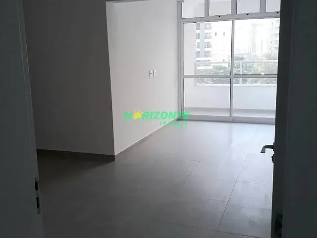 Apartamento com 80m² 2 quartos e 2 banheiros, para alugar, no bairro Condomínio Royal Park em São José dos Campos