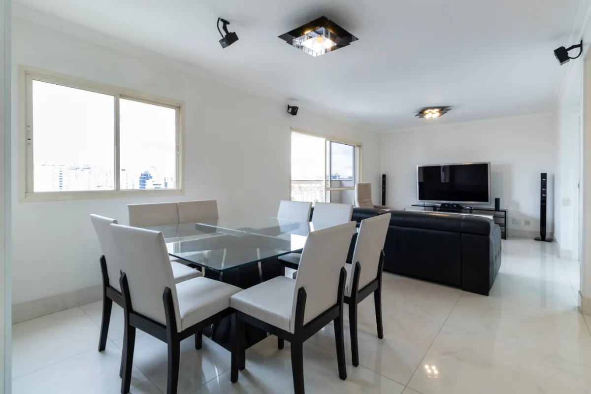 Apartamento para venda em Moema com 3 quartos, sendo 3 suítes, 150m²