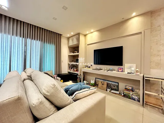 Apartamento com 262m² 3 quartos e 3 banheiros, à venda, no bairro Zona 07 em Maringá