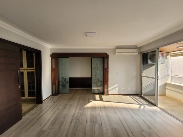 Foto do Apartamento - Apartamento a venda, Reformado, 03 quartos (01 suíte), 125 m² útil,  02 vagas de garagem, Centro, Londrina, PR. | ZBM NEGOCIOS IMOBILIARIOS