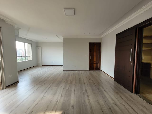 Foto do Apartamento - Apartamento a venda, Reformado, 03 quartos (01 suíte), 125 m² útil,  02 vagas de garagem, Centro, Londrina, PR. | ZBM NEGOCIOS IMOBILIARIOS