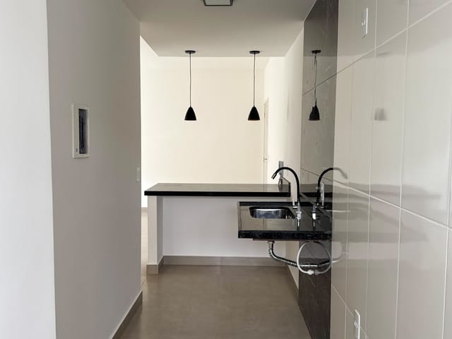 Apartamento 2 quartos e 1 banheiro, à venda, no bairro Jóquei Clube em Juiz de Fora