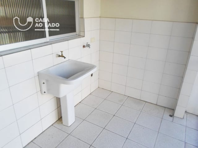 Apartamento 2 quartos e 1 banheiro, para alugar, no bairro Cajuru em Curitiba