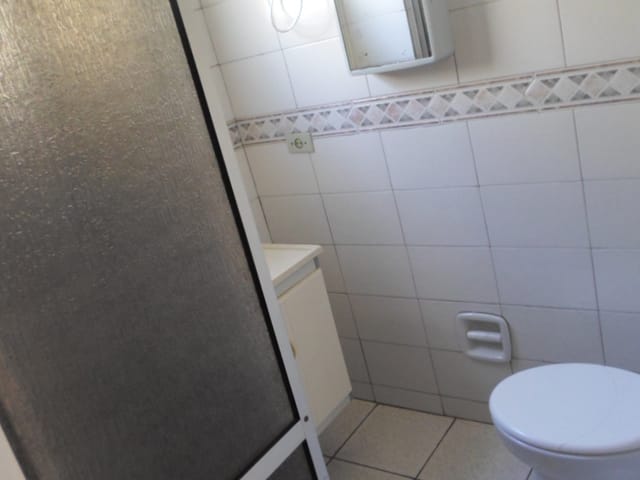 Apartamento 2 quartos e 1 banheiro, para alugar, no bairro Cajuru em Curitiba