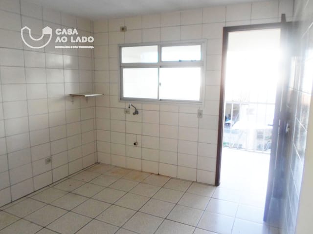Apartamento 2 quartos e 1 banheiro, para alugar, no bairro Cajuru em Curitiba