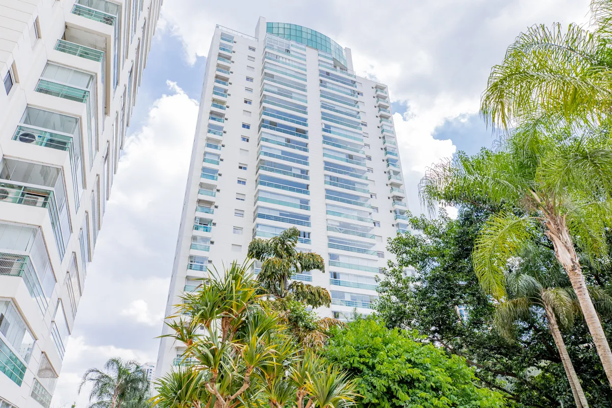 Apartamento para venda em Panamby com 3 quartos, sendo 3 suítes, 143m²