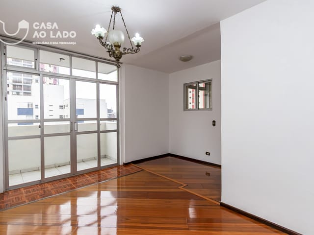 Apartamento 3 quartos e 2 banheiros, para alugar, no bairro Bigorrilho em Curitiba