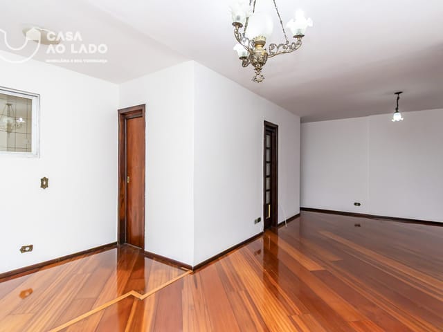 Apartamento 3 quartos e 2 banheiros, para alugar, no bairro Bigorrilho em Curitiba