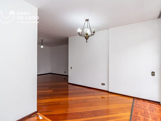 Apartamento 3 quartos e 2 banheiros, para alugar, no bairro Bigorrilho em Curitiba