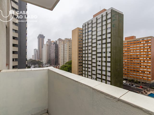 Apartamento 3 quartos e 2 banheiros, para alugar, no bairro Bigorrilho em Curitiba