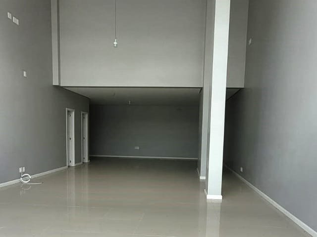 Sala à venda, no bairro Sagrada Família em Caxias do Sul