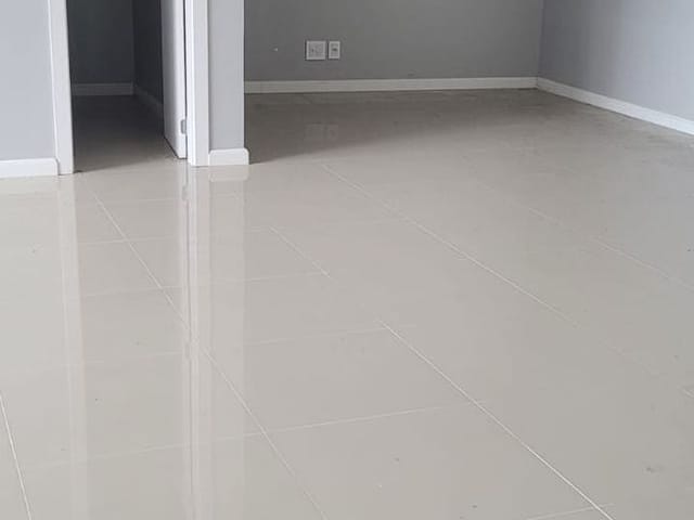 Sala à venda, no bairro Sagrada Família em Caxias do Sul