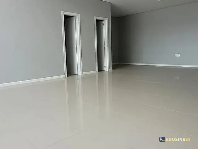 Sala à venda, no bairro Sagrada Família em Caxias do Sul