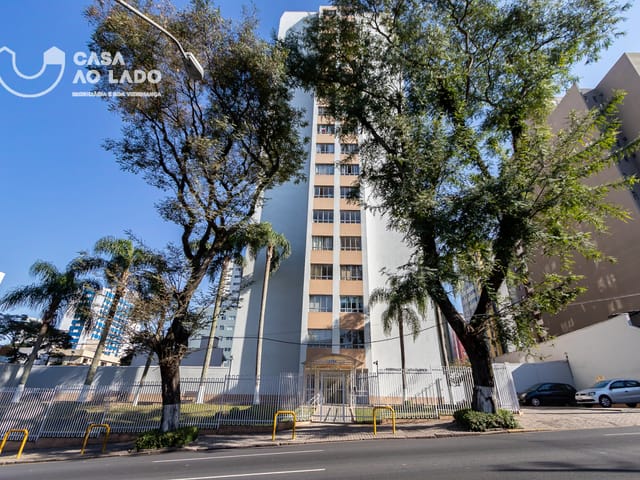 Apartamento 2 quartos e 1 banheiro, para alugar, no bairro Água Verde em Curitiba