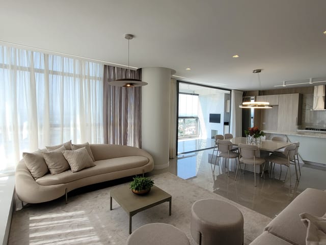Apartamento com 312m² 3 quartos e 5 banheiros, à venda, no bairro Oficinas em Ponta Grossa