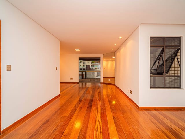 Apartamento 4 quartos e 5 banheiros, à venda, no bairro Granbery em Juiz de Fora