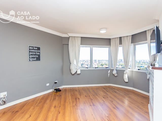 Apartamento 3 quartos e 2 banheiros, para alugar, no bairro Cristo Rei em Curitiba