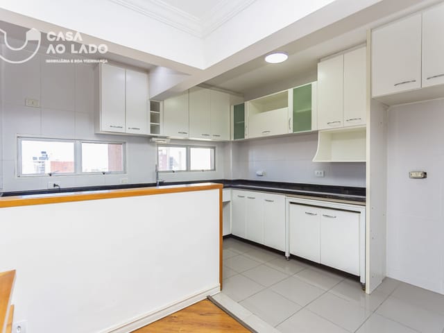 Apartamento 3 quartos e 2 banheiros, para alugar, no bairro Cristo Rei em Curitiba