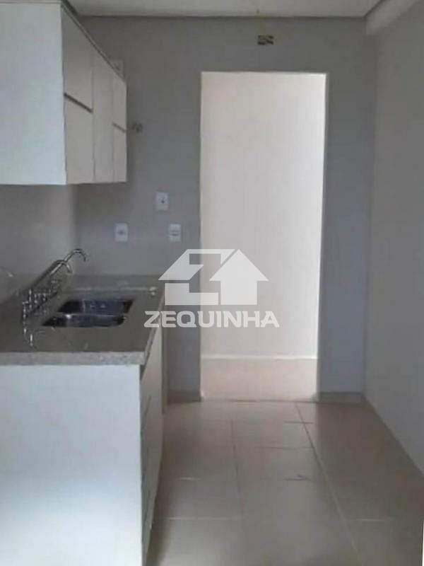 Apartamento à venda com 3 quartos, 103m² - Foto 3