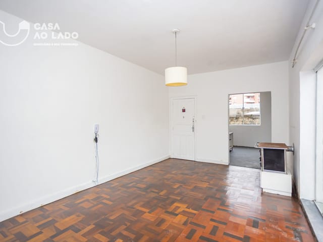 Apartamento 3 quartos e 2 banheiros, à venda, no bairro Centro em Curitiba
