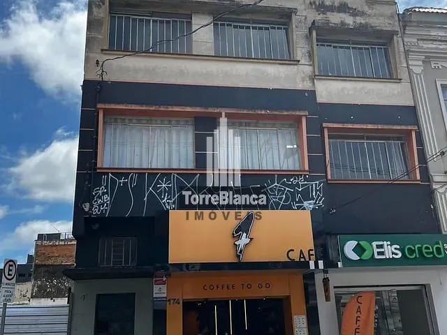 Apartamento 4 quartos e 2 banheiros, para alugar, no bairro Centro em Ponta Grossa