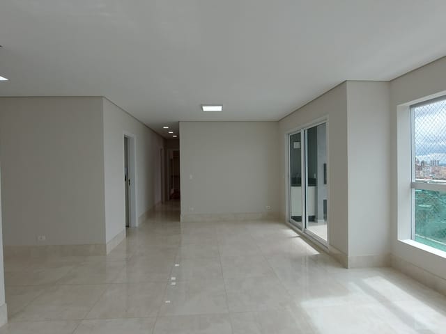 Apartamento com 188m² 3 quartos e 2 banheiros, à venda, no bairro Uvaranas em Ponta Grossa